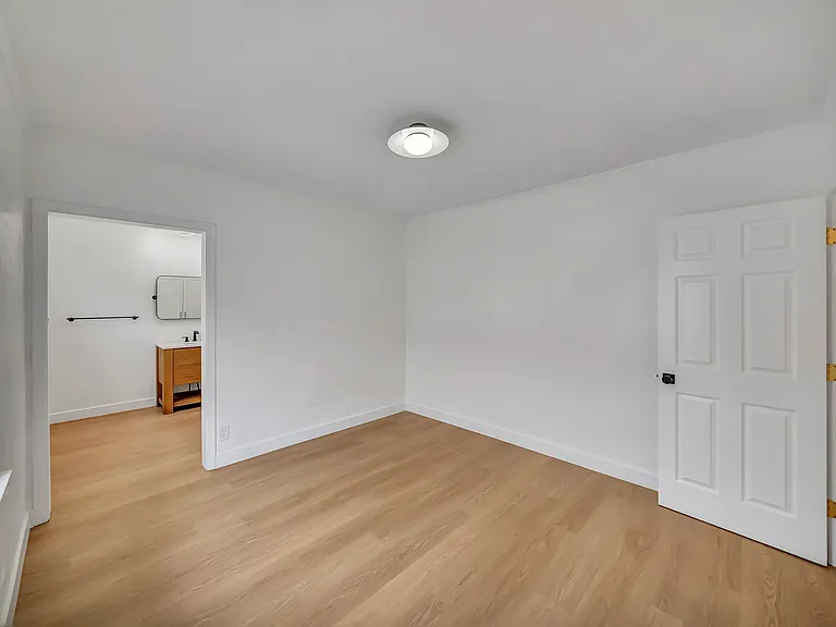 546 S Beachwood Dr — Photo 13