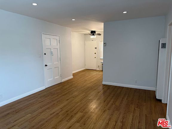 3rd image of 4123 1/2 W Toluca Lake Ave