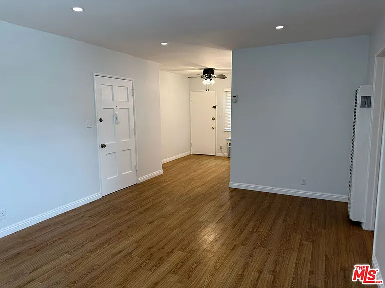4123 1/2 W Toluca Lake Ave — Photo 3