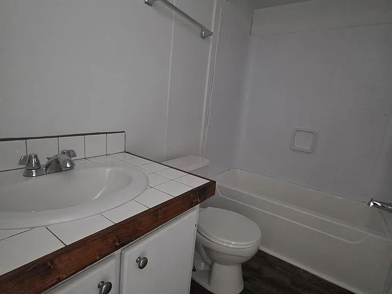 689 Bonfire Dr — Photo 11