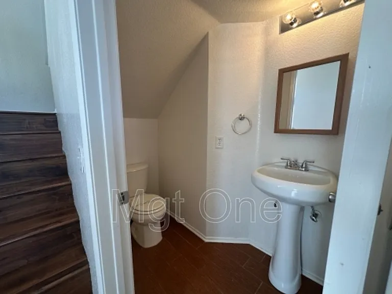 1240 Lilac Ridge Dr — Photo 14