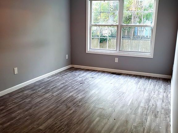 3rd image of 225 Whiton St #1E