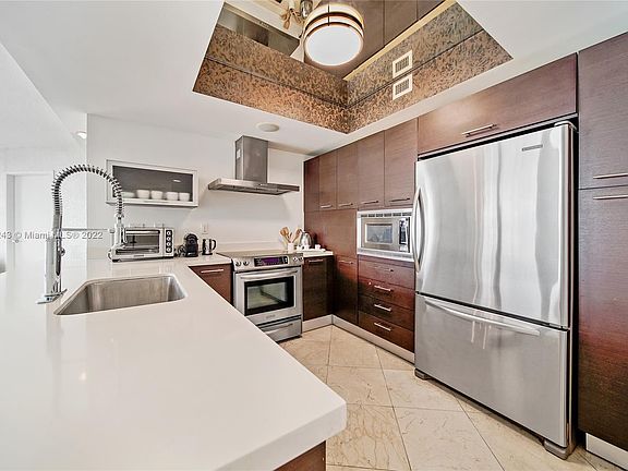 3rd image of 150 Sunny Isles Blvd #11502