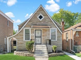 8912 S Euclid Ave, Chicago, IL 60617