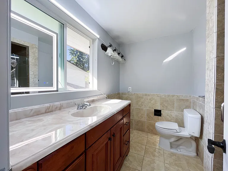 9000 Lake Washington Blvd NE — Photo 11