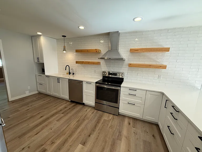 612 Kinzer Ave — Photo 2
