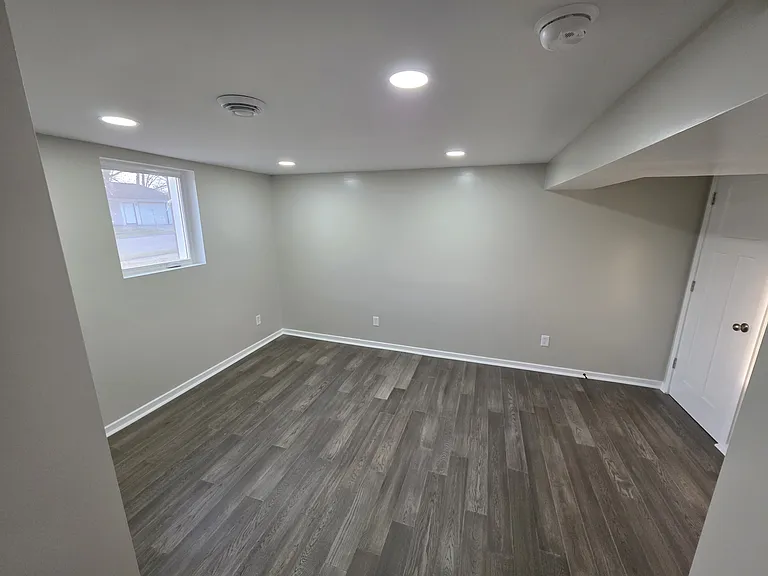 1612 Butterfield Rd — Photo 10