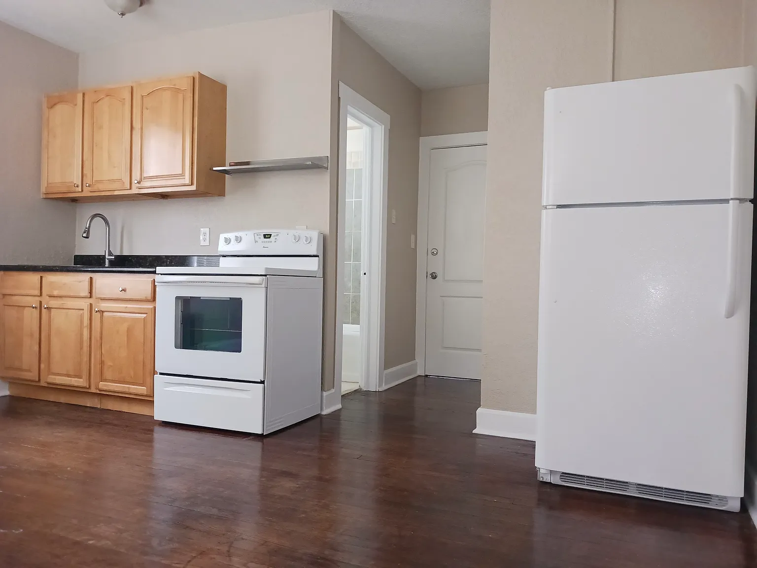 Studio, 250 sqft, $1,000 — Photo 4