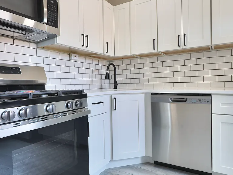 Apartments On Academy — Photo 52