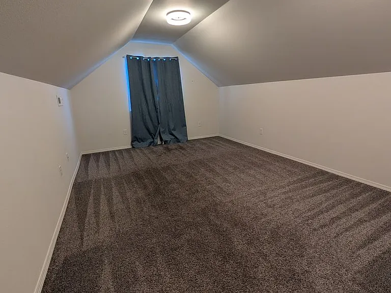 1724 Pioneer Dr — Photo 18