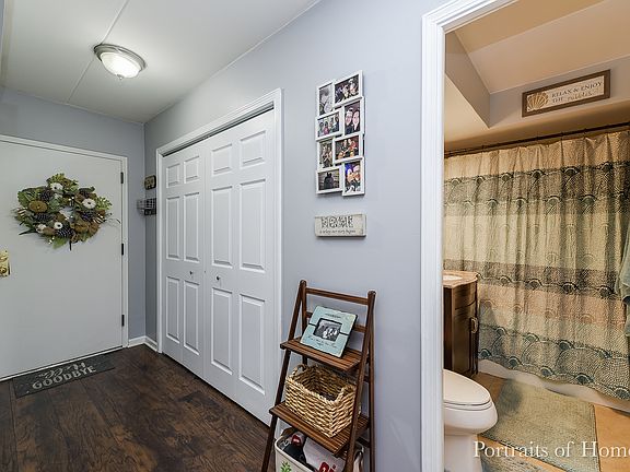 3rd image of 300 Circle Ave APT 4J