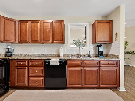 5th image of 1904 Capella Ct.