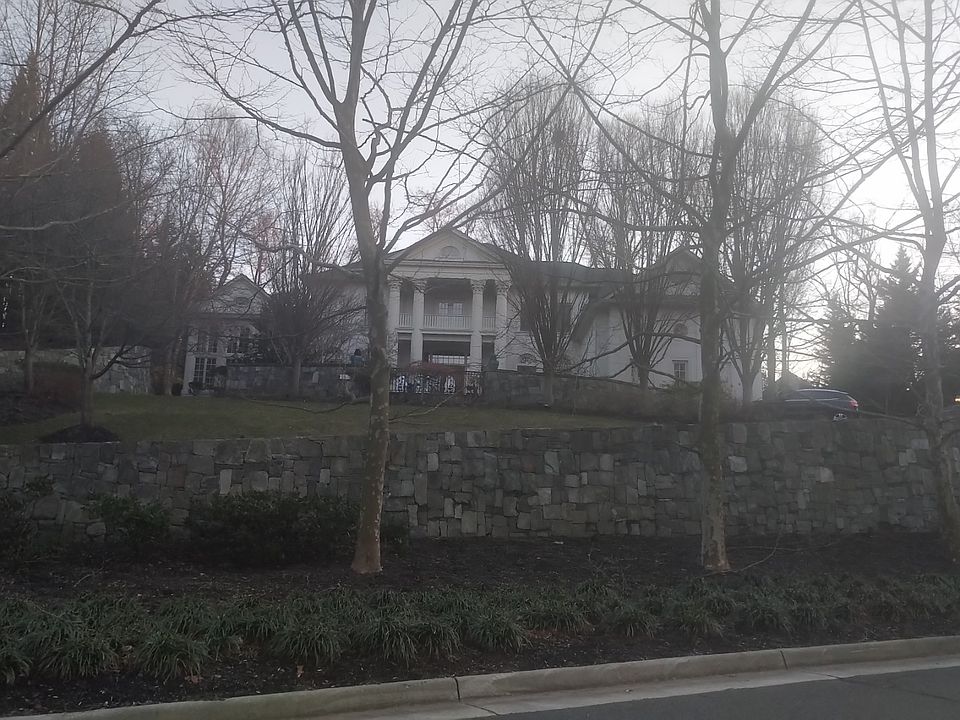 2nd image of 7833 Westmont Ln