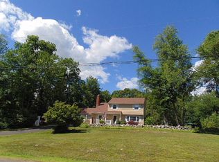 31 Rolling Green Rd, Bethany, CT 06524