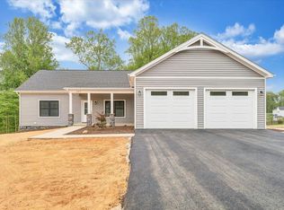 284 Windsor Castle Dr, Moneta, VA 24121