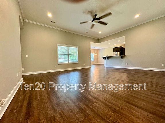3rd image of 488 Lee Road 288