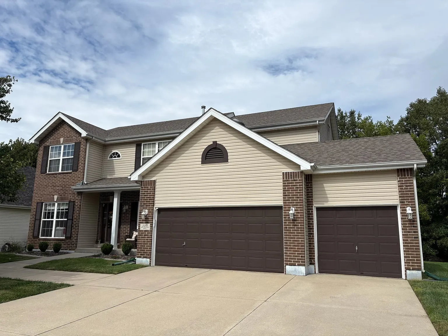 4 bed, 2.5 bath, 3000 sqft, $3,495 — Photo 2