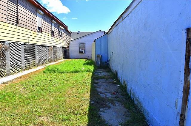 2nd image of 2401 Touro St