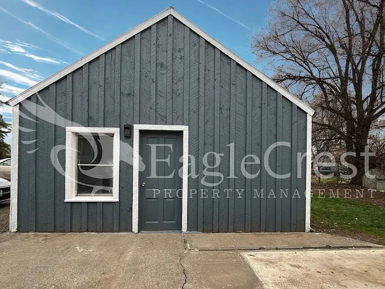 223 SE Roseville Ln — Photo 19