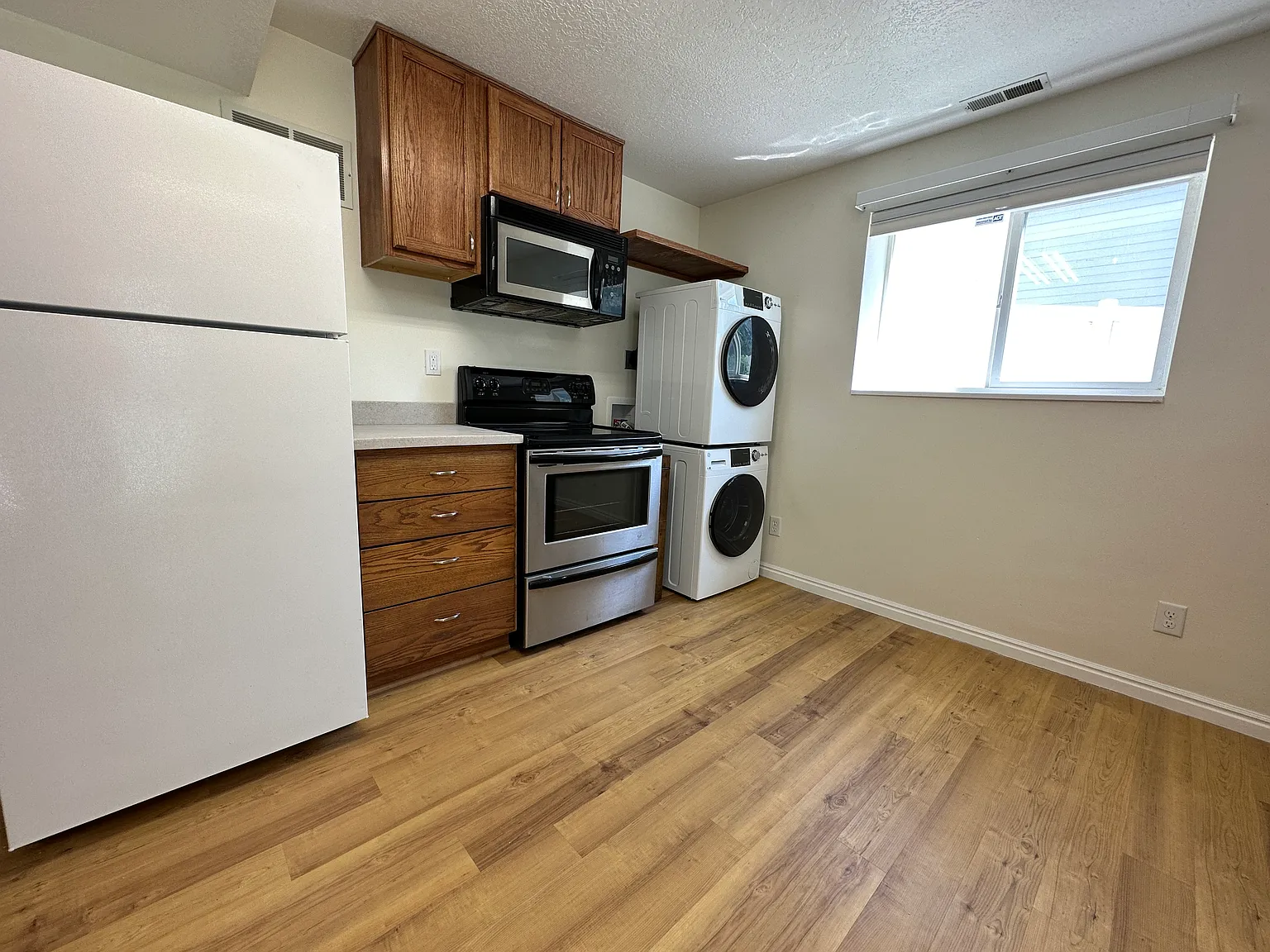 Lehi - 735 N 1200 E - Basement Apartment — Photo 3
