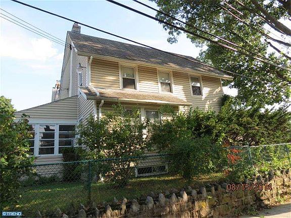 2nd image of 513 W Gardner Ave