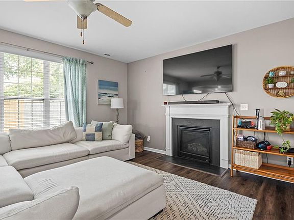 5th image of 2416 Brush Creek Ln