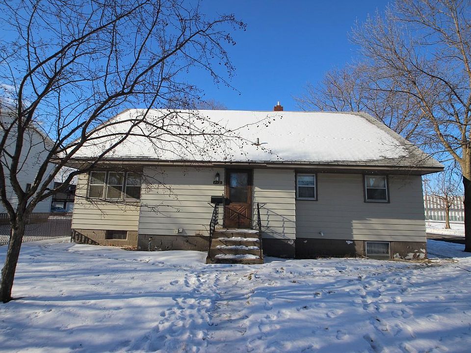 1st image of 449 32nd Ave N