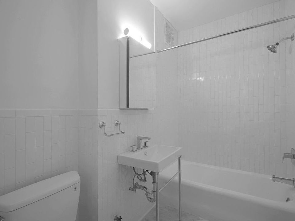 1st image of 160 W 71st St APT 18A