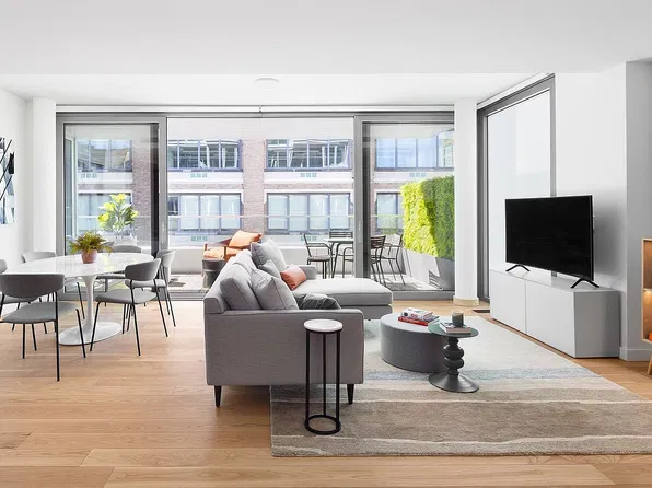 547 W 47th St #1107, New York, NY 10036