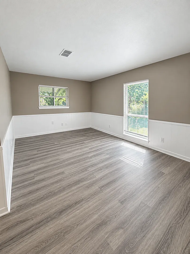 Renovated 2 bedroom 2nd Floor Apartment in the Heart of Conroe TX — Photo 2