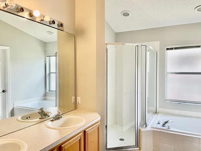10727 Cherry Oak Cir — Photo 12