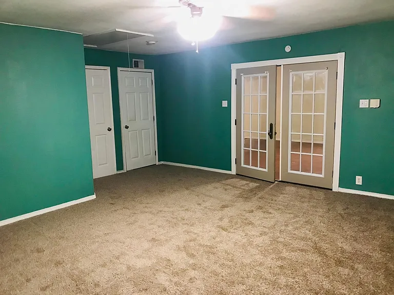 6501 Butterfield Ct — Photo 11