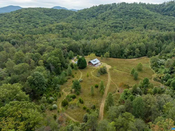 787 Durrett Town Rd, Afton, VA 22920