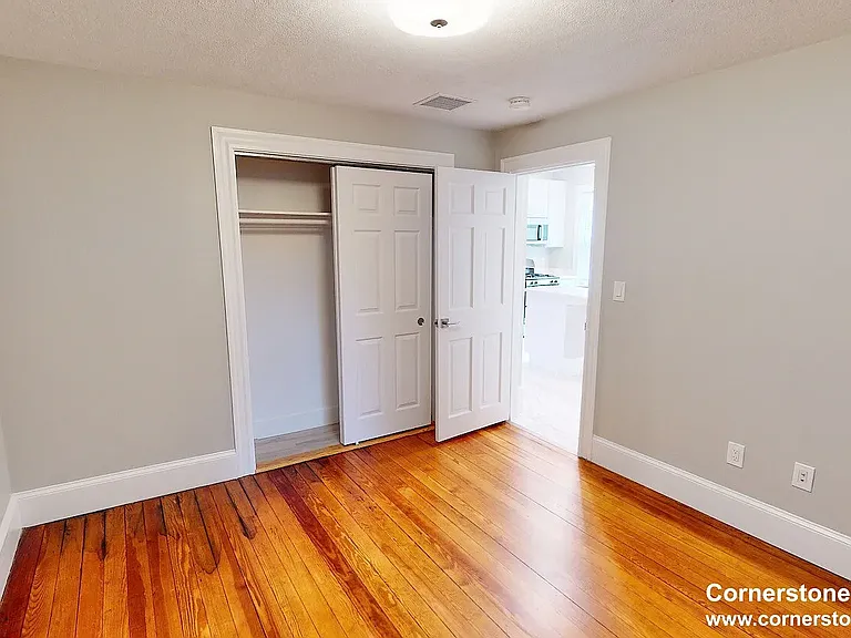 267 E Cottage St #3 — Photo 10