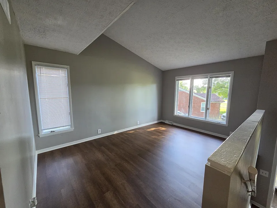 3406 Alpine Ct