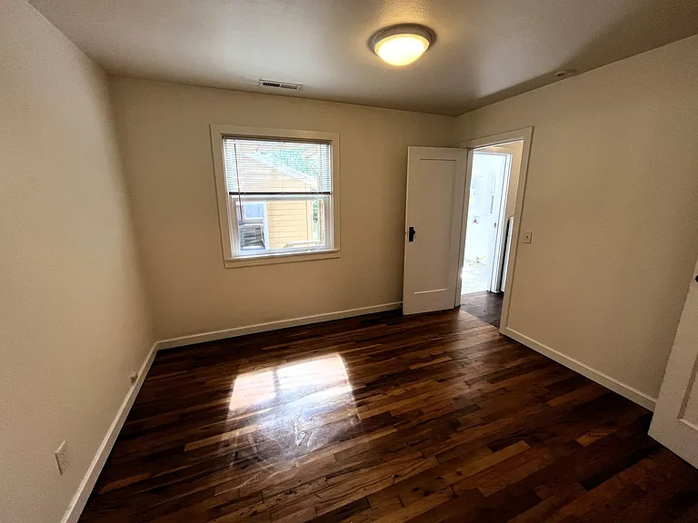488 Sea Ave — Photo 22
