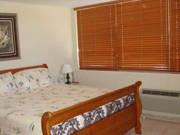 4th image of 5313 Collins Ave APT 211