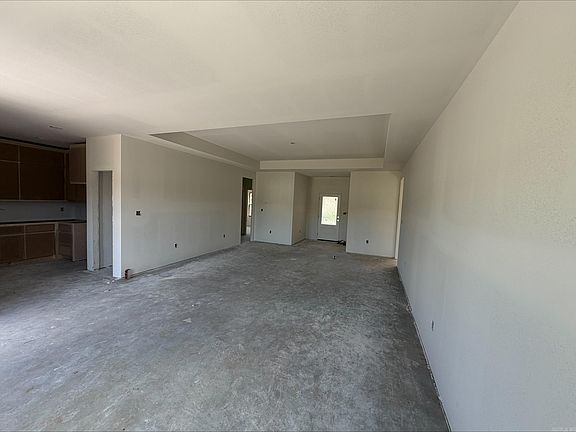 3rd image of 203 E Flordia St
