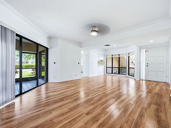 3rd image of 101 Waterview Dr