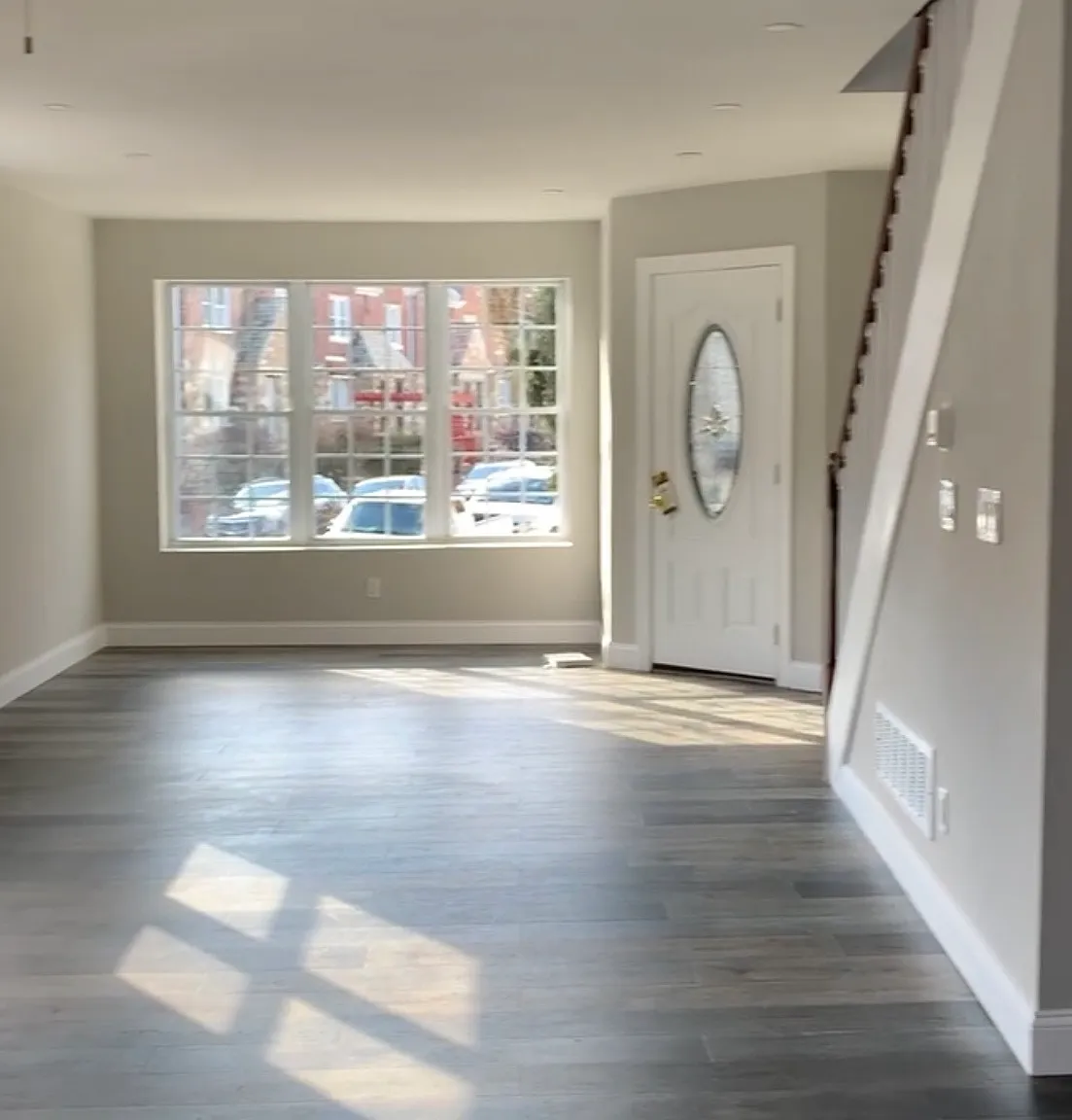3 bed, 1334 sqft, $2,850 — Photo 1