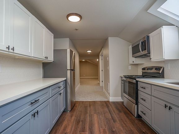 5th image of 909 N M St Unit 6