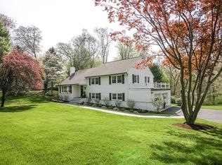 108 W Cross Rd, New Canaan, CT 06840