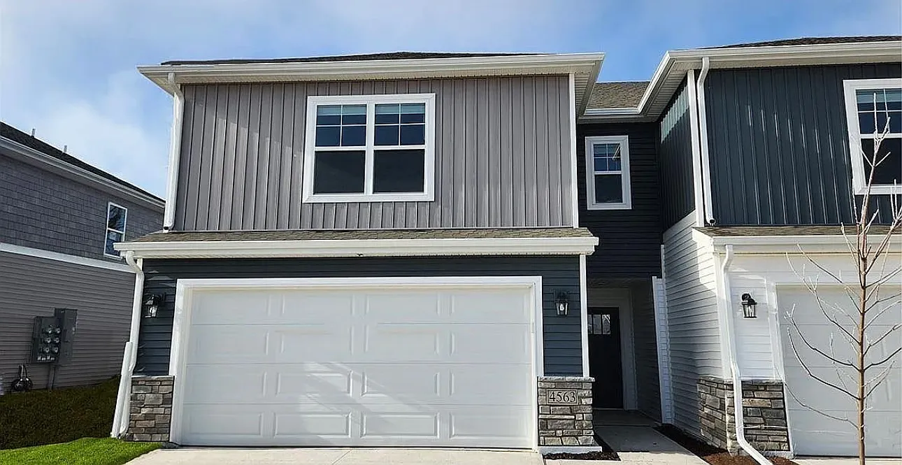 3 bed, 2.5 bath, 1511 sqft, $2,100 — Photo 1