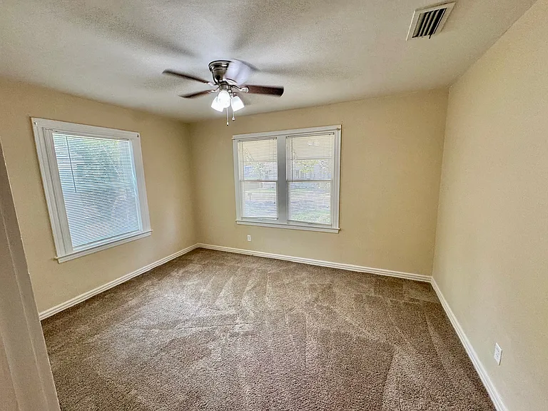 3102 College St — Photo 23