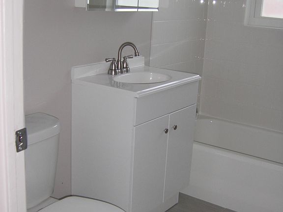 2nd image of 214 S Myrtle Ave #D