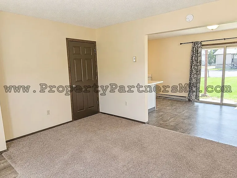 504 S 20th Ave — Photo 1