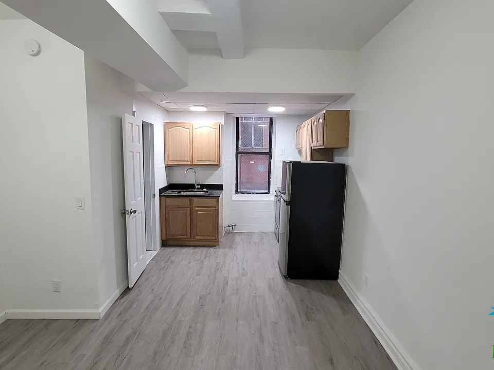 2700 Grand Concourse #BASEMENT