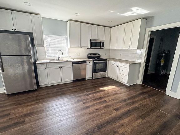 3rd image of 2932 S Ringo St