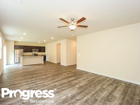 5th image of 255 Hamilton Pointe Dr