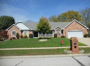 4616 Fox Moor Ln, Greenwood, IN 46143